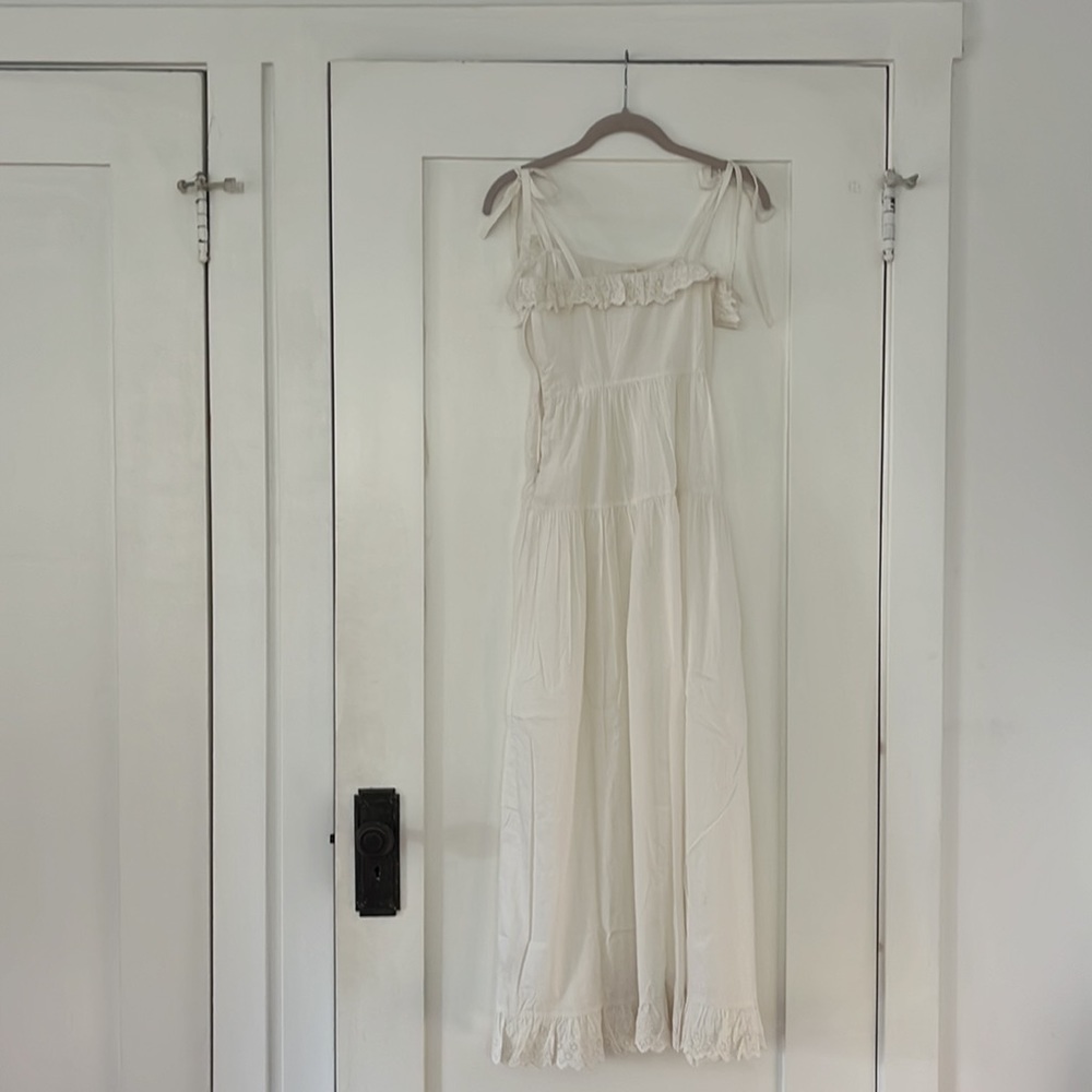 Elegant White Maxi Dress